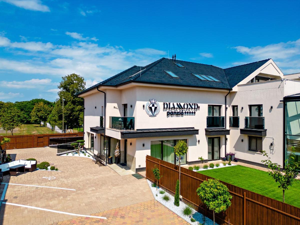 Bed and Breakfast Diamond Panzio Hajdúszoboszló Exterior foto